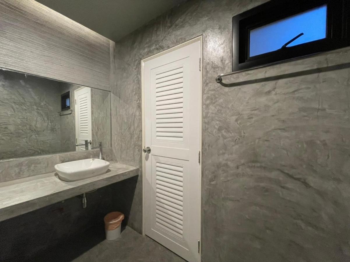 Loft Space Hotel Ranong Eksteriør billede